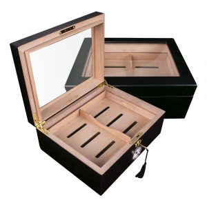 HUMIDOR DE MADERA COLOR NEGRO CON TAPA DE CRISTAL Y CHAROLA PARA 40 PUROS CON LLAVE