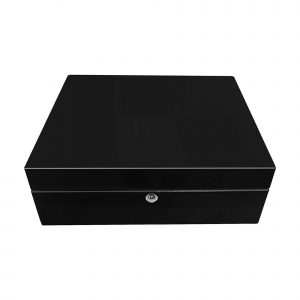 HUMIDOR PARK LANE PARA 50 PUROS NEGRO BRILLANTE CON ACCESORIOS NIQUELADOS
