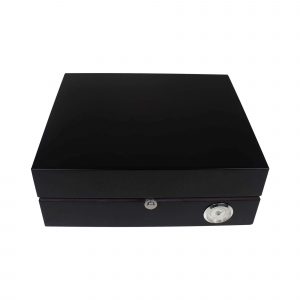 HUMIDOR PARK LANE PARA 30 PUROS NEGRO BRILLANTE CON ACCESORIOS NIQUELADOS