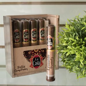 LA CASTA CRIOLLO ROBUSTO CAJA CON 10 PUROS EN TUBO DE CRISTAL (PERSONALIZADO)
